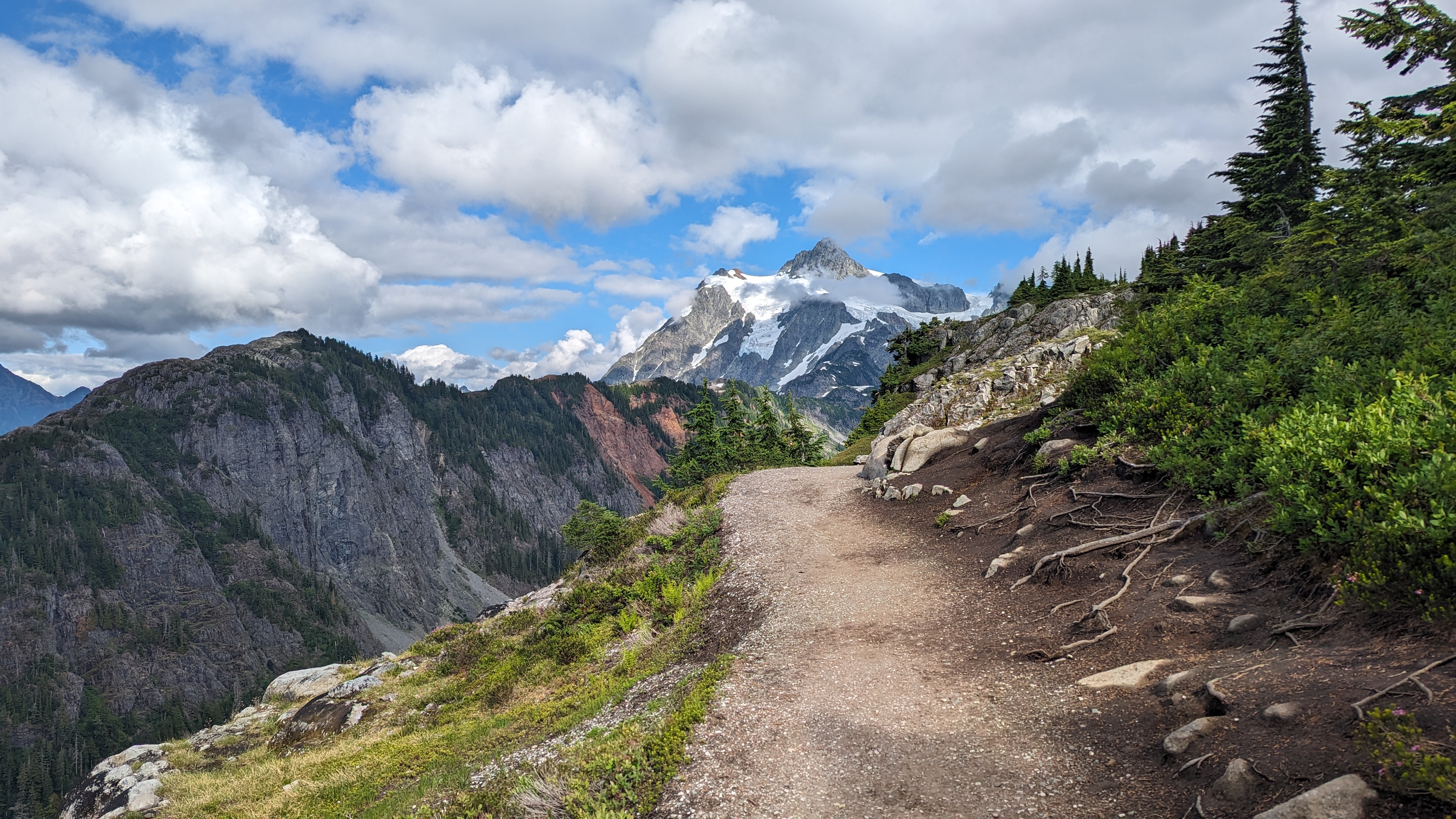Mount Shuksan from unidentified trail on Artist Point